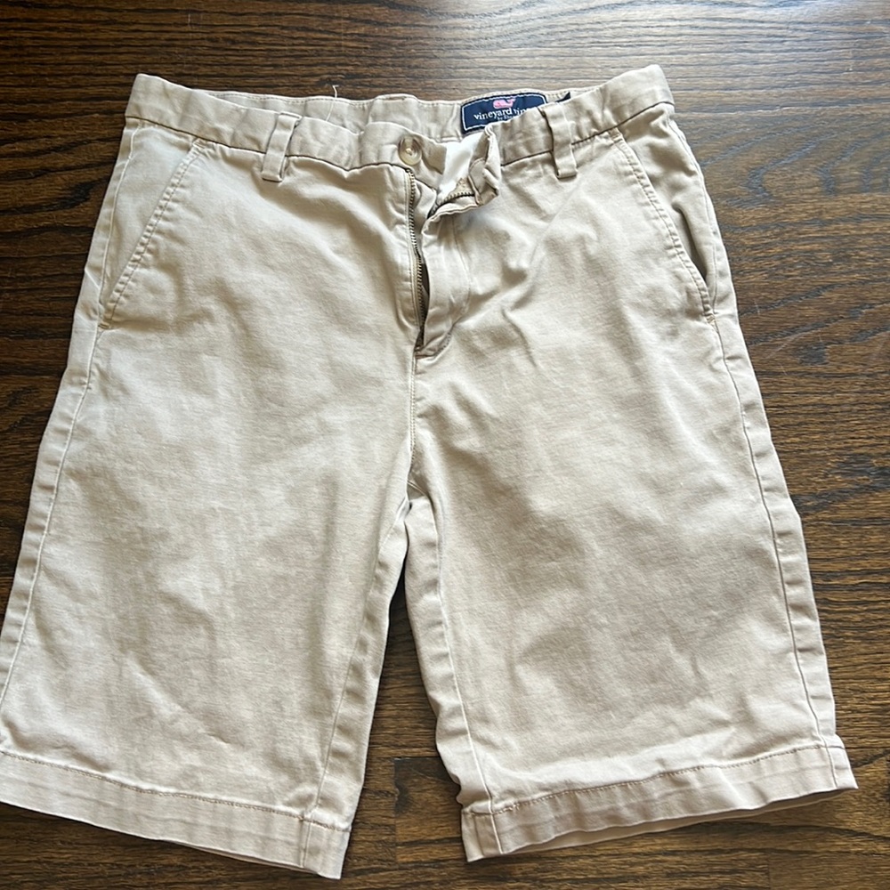 EUC Vineyard Vines club shorts